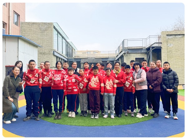 【學(xué)雷鋒巾幗送溫暖】德利源公司為賽罕區(qū)心語愛心康復(fù)中心兒童送上愛心與祝福